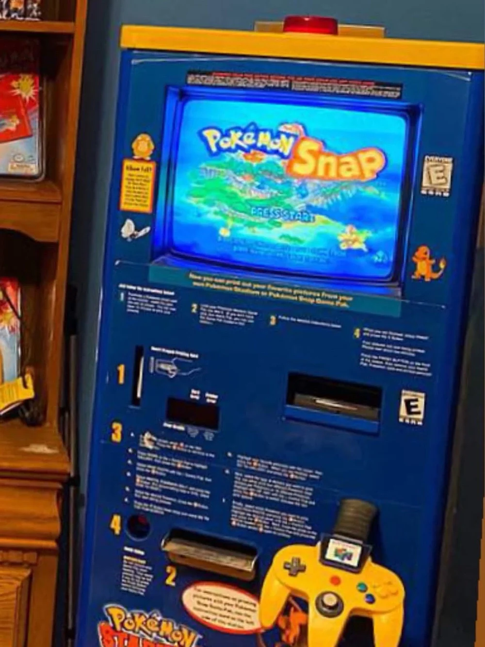Pokémon Snap Arcade Machine - Blue/Yellow